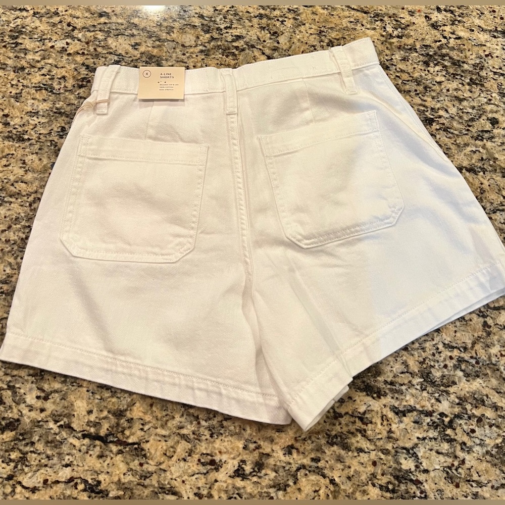 Universal Thread White Shorts - Picture 2 of 2